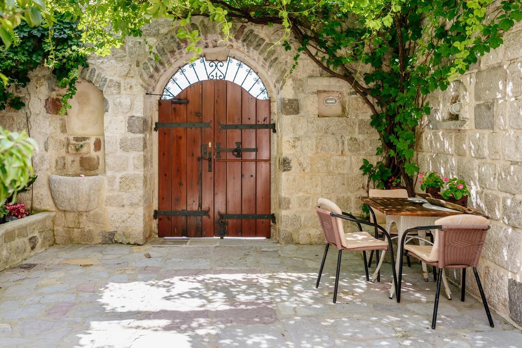 Villa Luxury Stone On The Sea With Private Pool And View Kotor Eksteriør bilde
