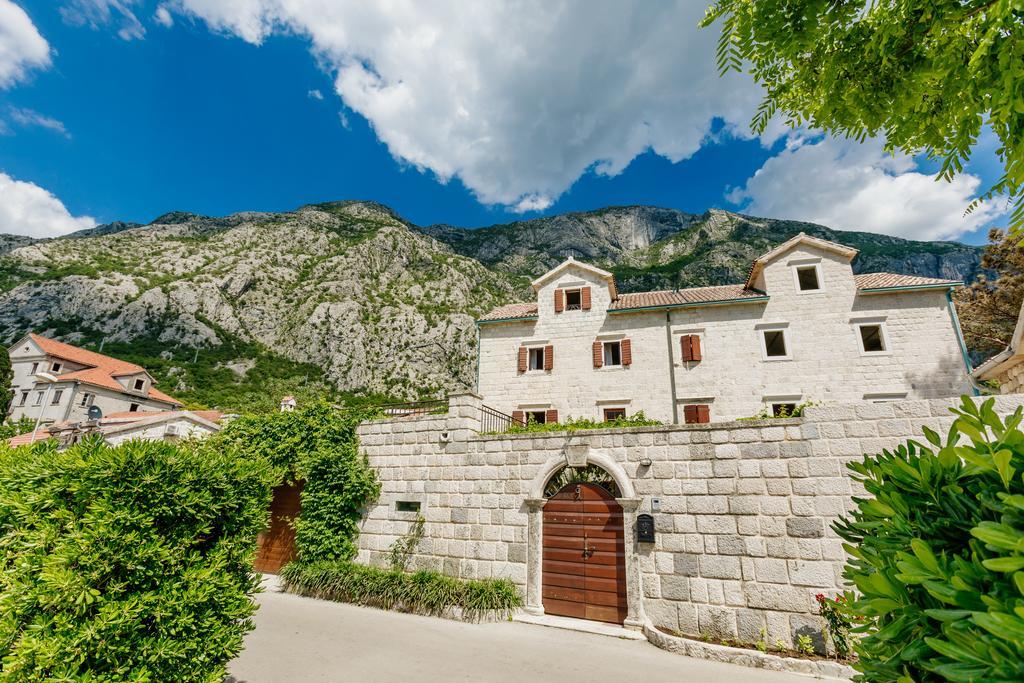 Villa Luxury Stone On The Sea With Private Pool And View Kotor Eksteriør bilde